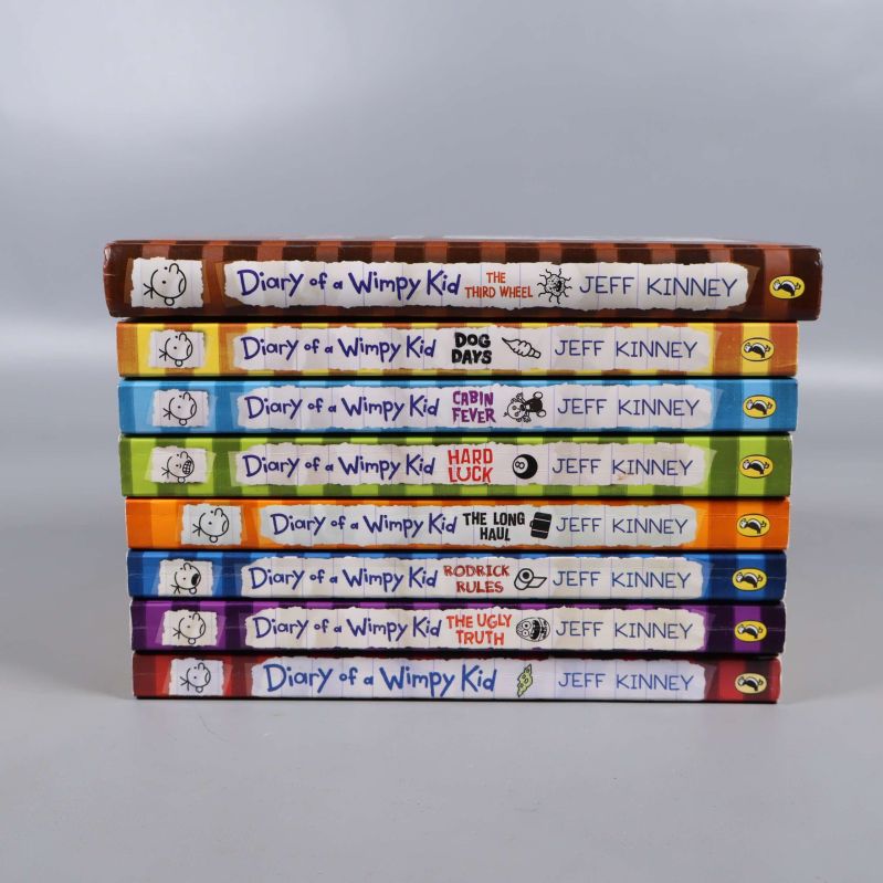 Bokryggar av åtta Diary of a Wimpy Kid-böcker i olika färger