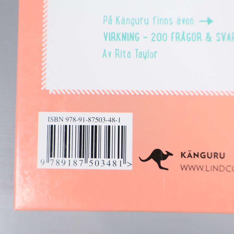 Närbild på bokens baksida med tydlig ISBN-kod