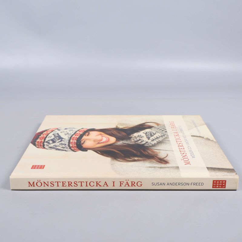 Stickbok med ryggsida och tydlig titel och författarnamn