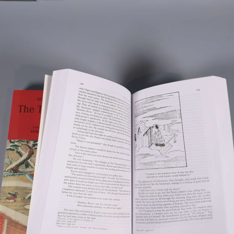 Uppslag ur boken The Tale of Genji med illustration på högersidan