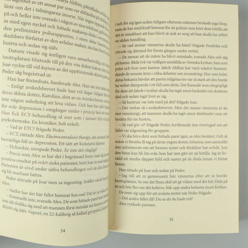 Uppslag ur boken med text på båda sidor
