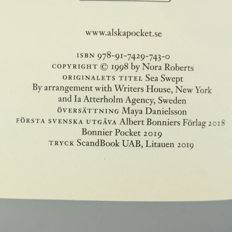 Närbild på copyright- och ISBN-sida för På öppet hav