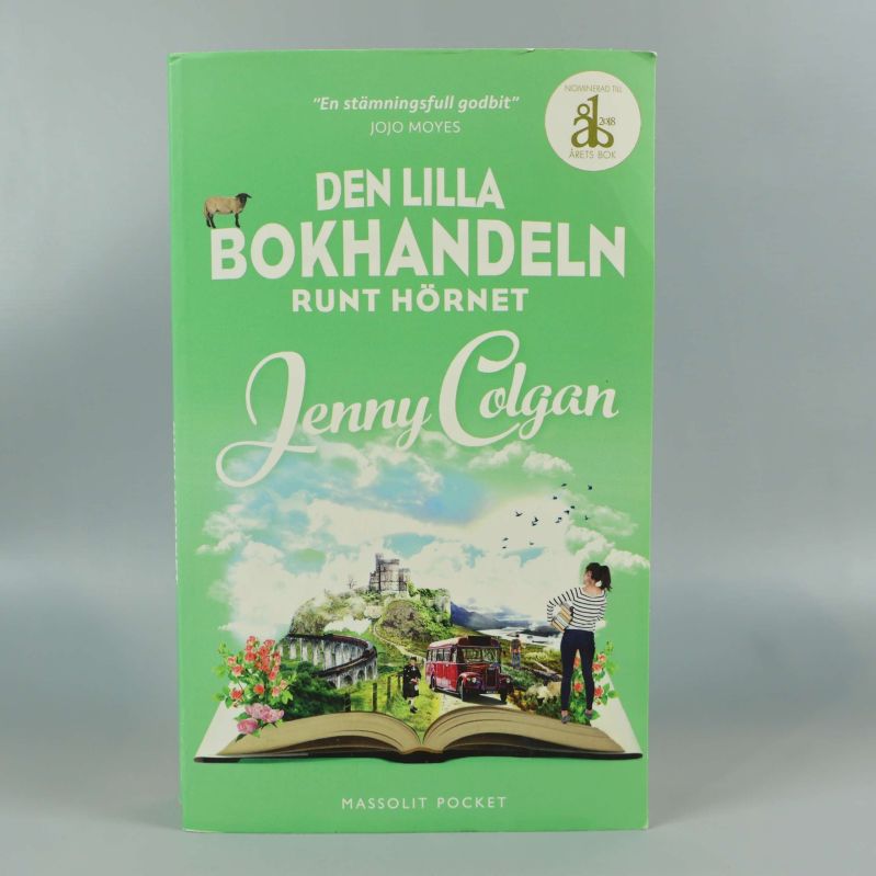 Framsida av Den lilla bokhandeln runt hörnet av Jenny Colgan med grönt omslag