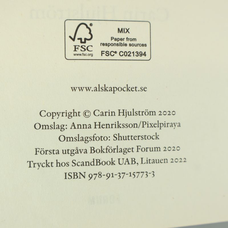 Detalj av copyright- och ISBN-sida med tydligt ISBN-nummer 978-91-37-15773-3