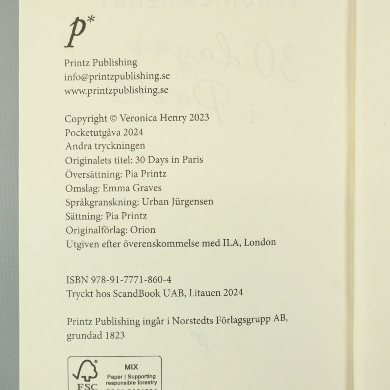 Tryckår, översättare och ISBN-information inne i boken