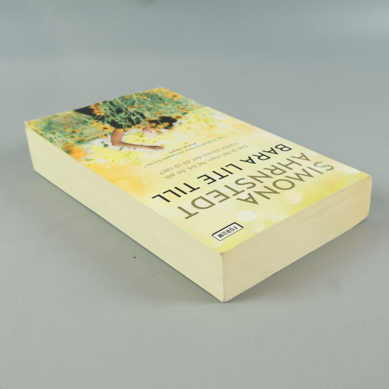 Boken Bara lite till i sned vinkel som visar tjockleken