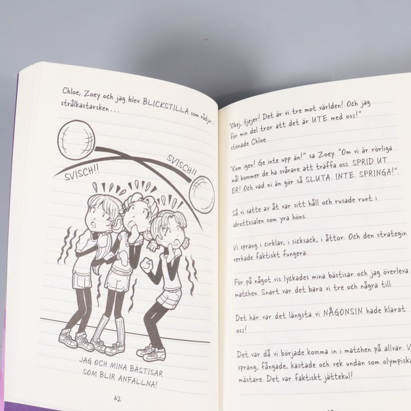 Uppslag med handskriven text och teckning på sida 62