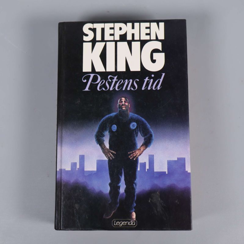 Framsidan av boken Pestens tid av Stephen King med illustrerad man