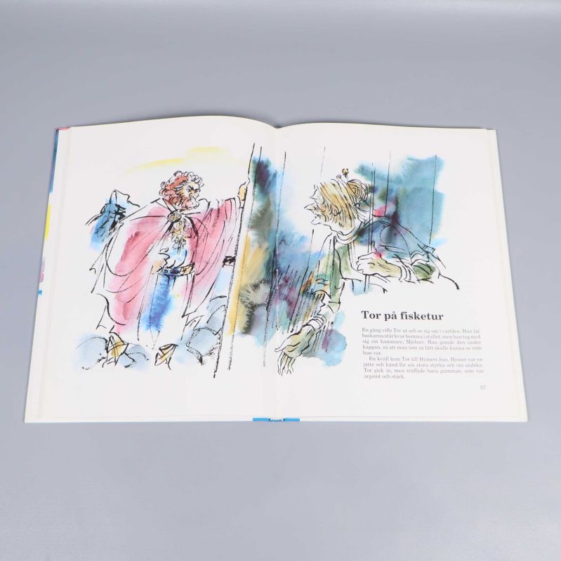 Uppslag ur Tor med hammaren med färgillustrationer och texten Tor på fisketur