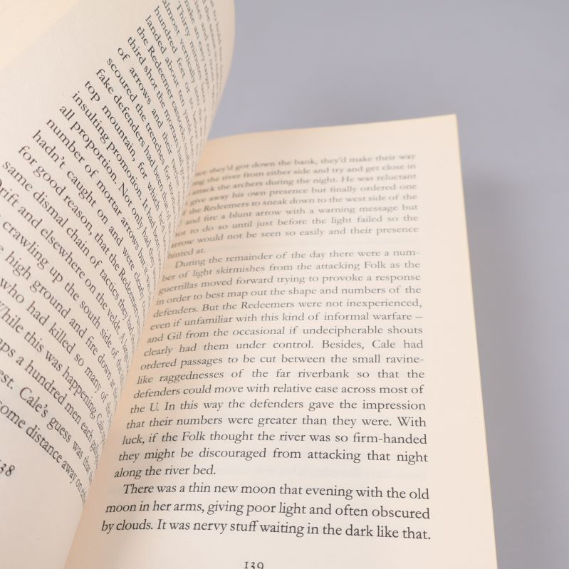 Uppslag i boken The Last Four Things, visar textsidor