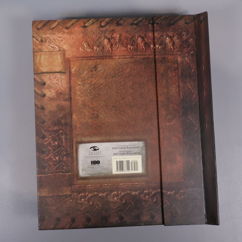 Baksidan av Game of Thrones pop up-bok med etikett och ISBN