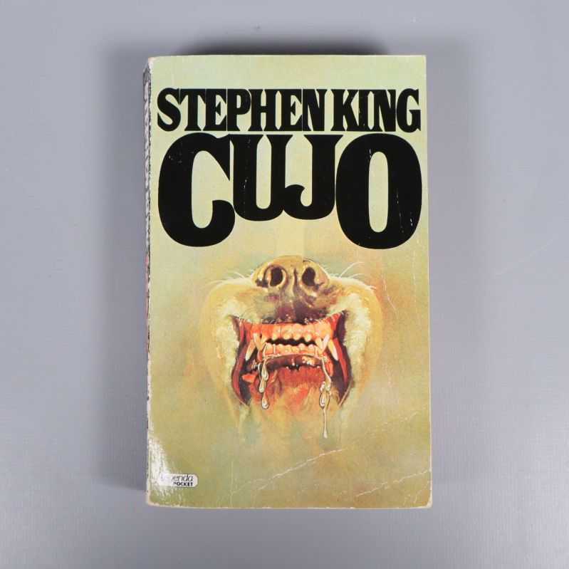 Framsida av pocketboken Cujo av Stephen King med illustrerad hund