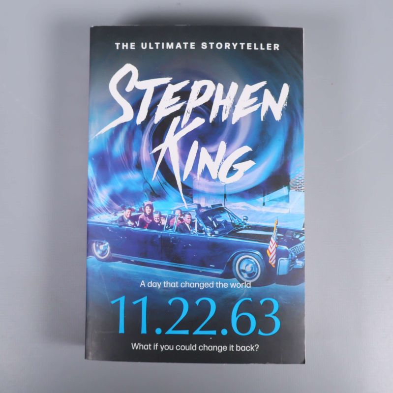 Framsida av romanen 11.22.63 av Stephen King med illustrerat omslag