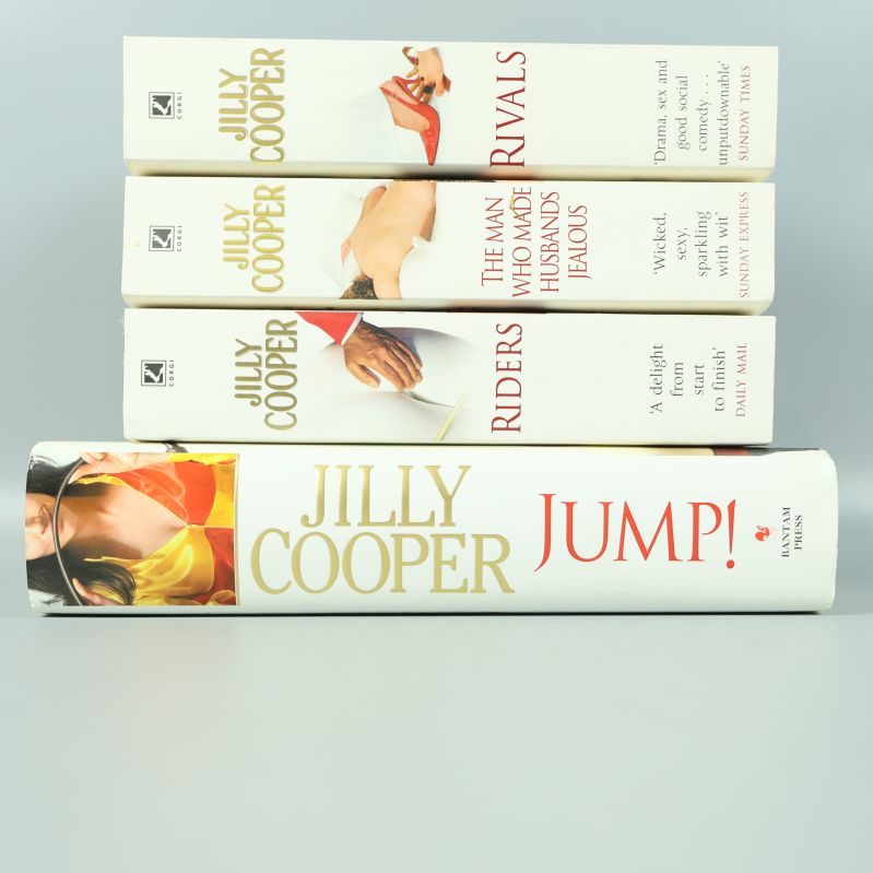 Bokryggar på Jilly Cooper romaner, synliga titlar och motiv