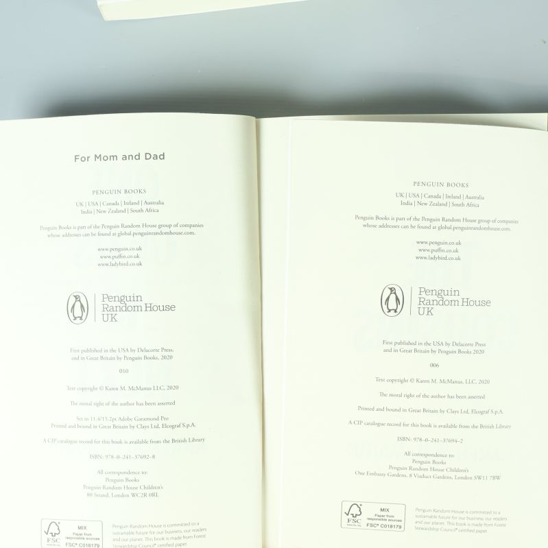 Närbild på copyright-sidorna för The Cousins och Two Can Keep A Secret med ISBN