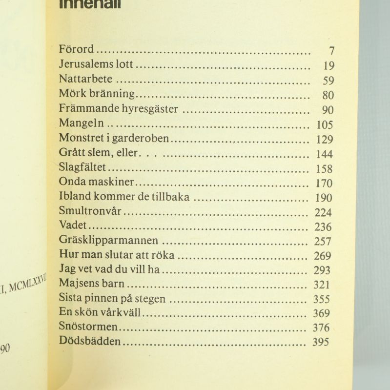 Innehållsförteckning ur Dödsbädden med novellernas titlar och sidnummer