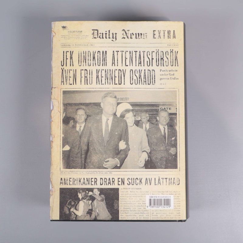 Baksidan av romanen 22/11 1963 av Stephen King i tidningsstil