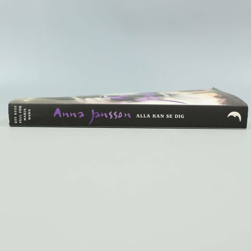 Bokrygg med texten Anna Jansson Alla kan se dig
