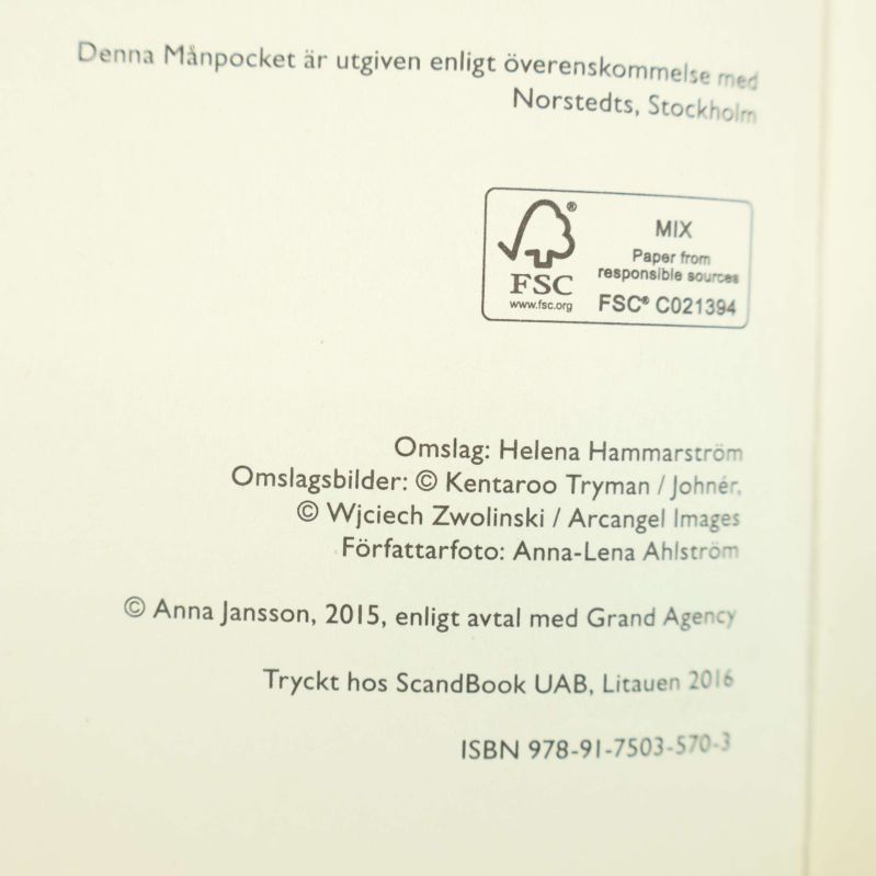 Tryckinformation och ISBN-nummer längst bak i boken