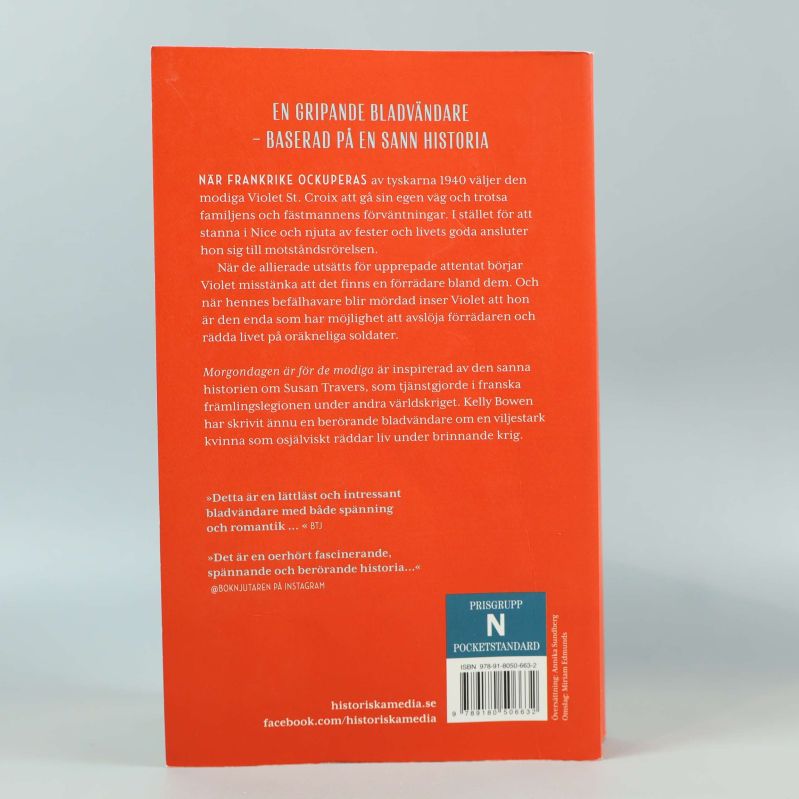 Baksida av boken med sammanfattning, citat och ISBN