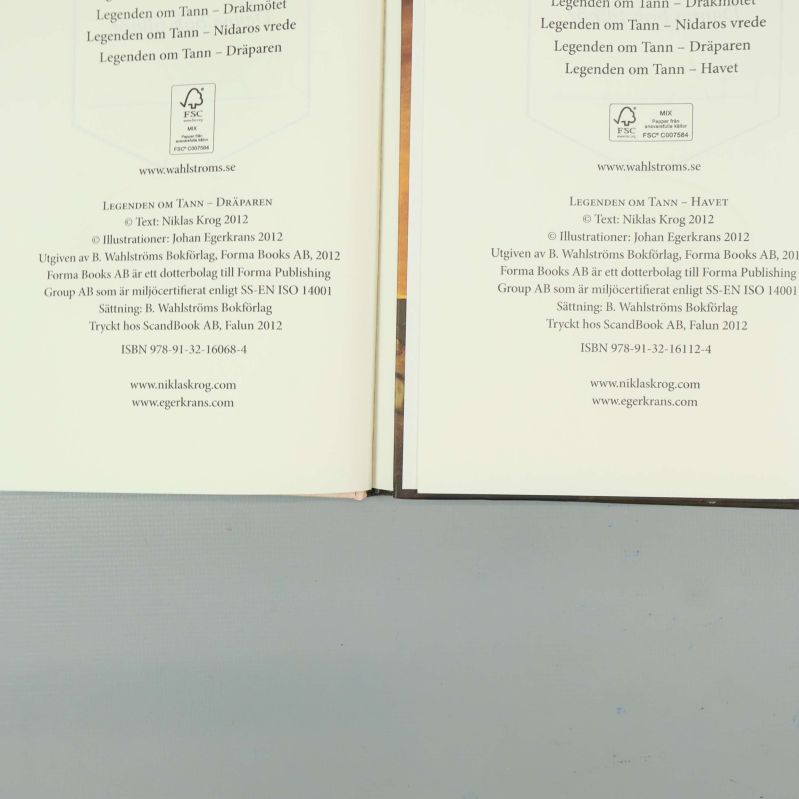 Förstasida inne i böckerna med utgivningsinfo och ISBN för båda titlarna