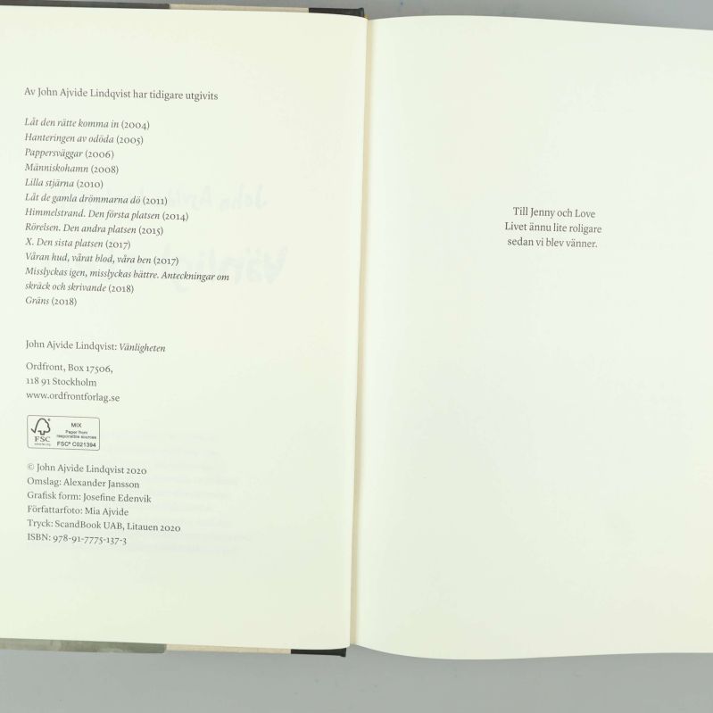 Inlaga med copyrightinformation, ISBN och lista tidigare verk av författaren
