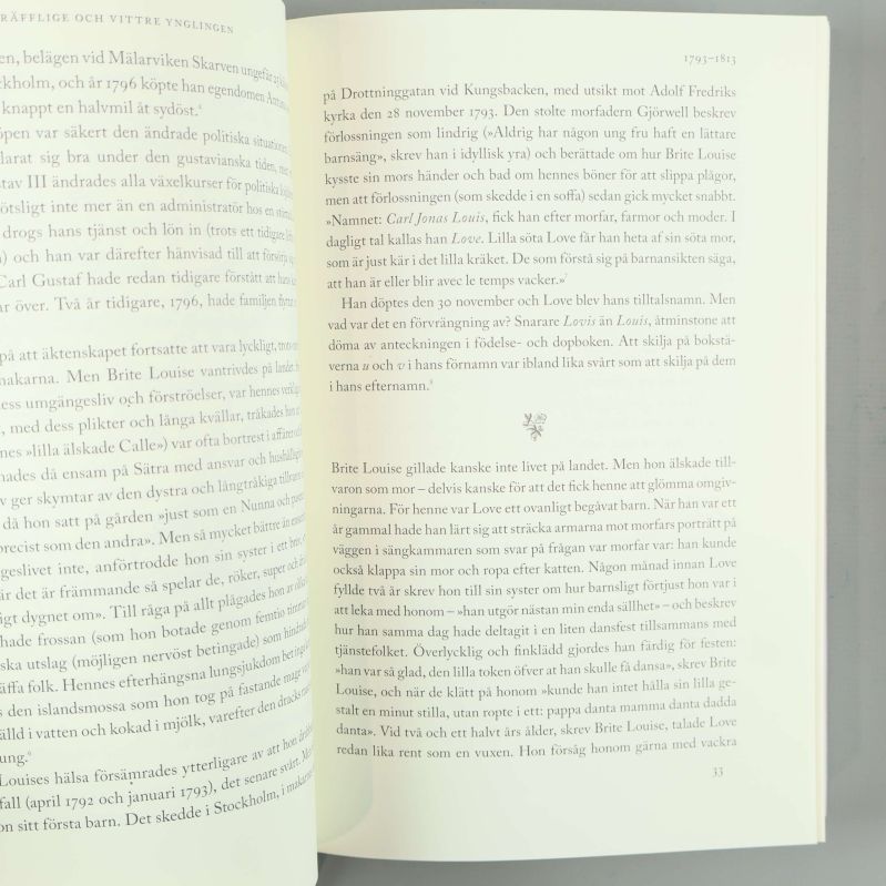 Uppslag ur en av böckerna med svensk text om Carl Jonas Love Almqvist