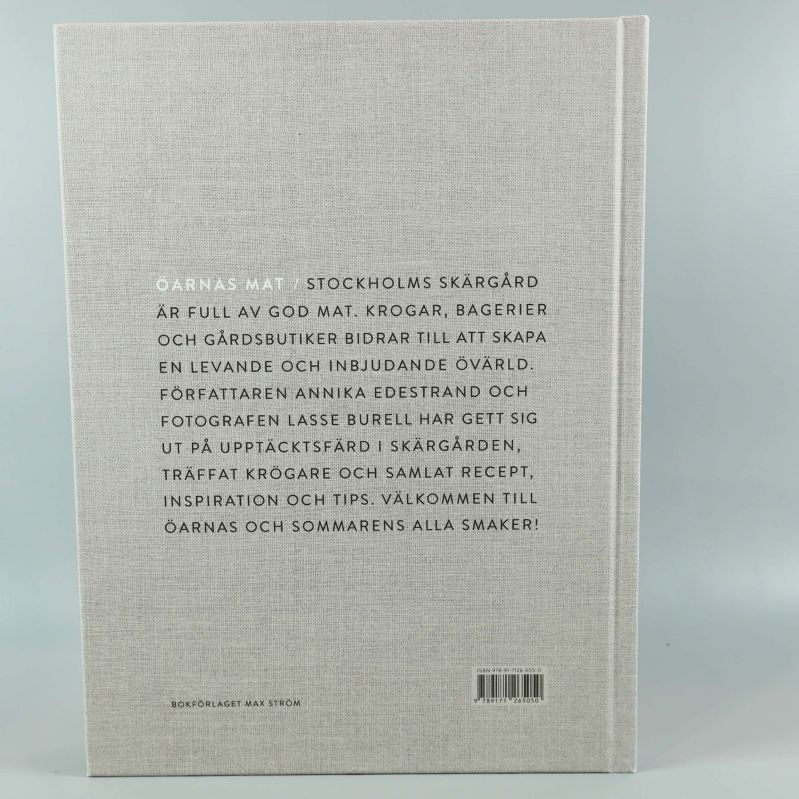 Baksidan av boken Öarnas mat med text och information