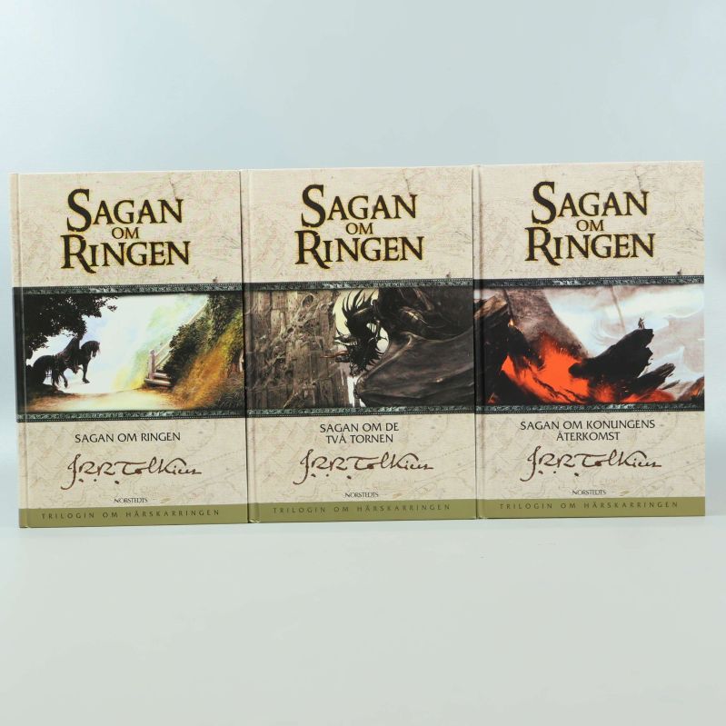 Framsidor av tre böcker ur Sagan om ringen-serien av J.R.R. Tolkien
