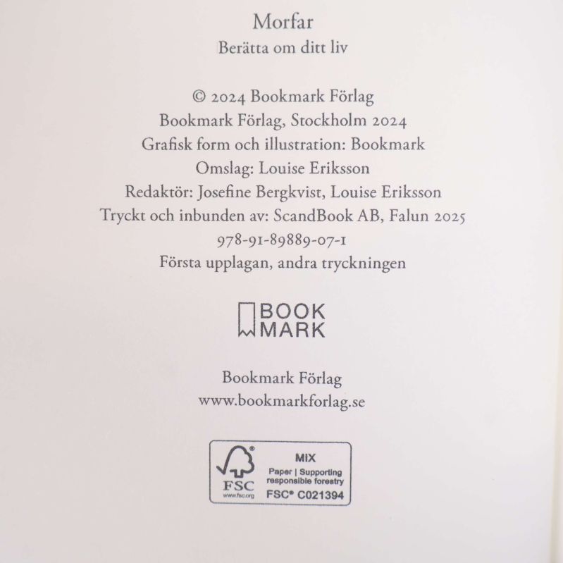 Titelblad och copyrightinformation i boken Morfar Berätta om ditt liv
