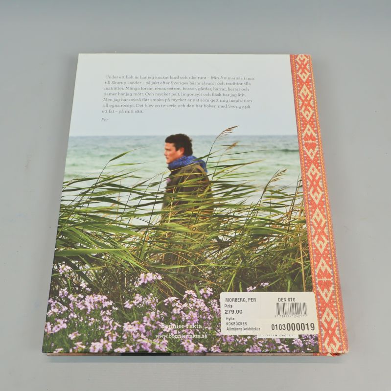 Baksidan av boken Morberg den stora matresan med naturmotiv och text