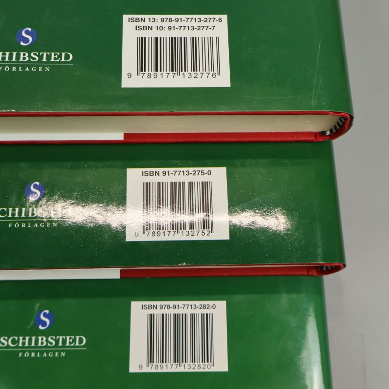 ISBN-etiketter och streckkoder på baksidan av Blodsbröder-böcker