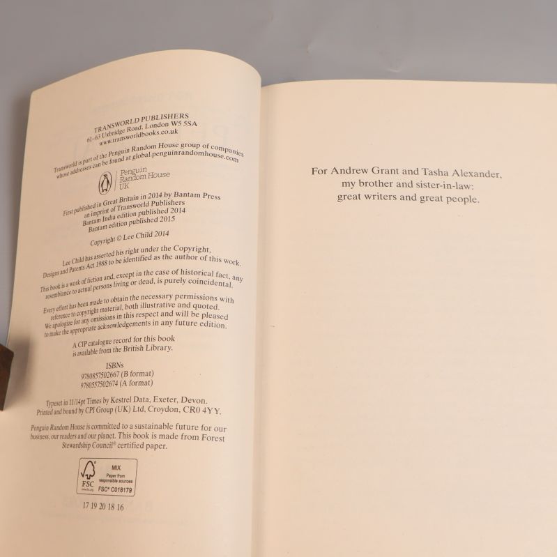 Uppslag i boken med copyright-information och dedikation