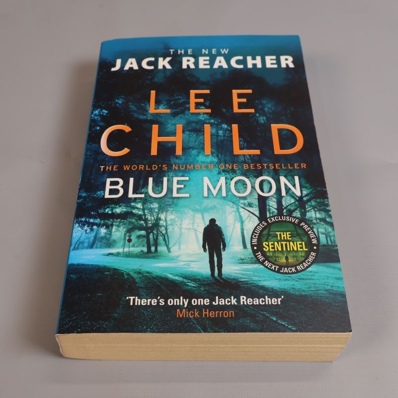 Framsidan på boken Blue Moon av Lee Child i Jack Reacher-serien