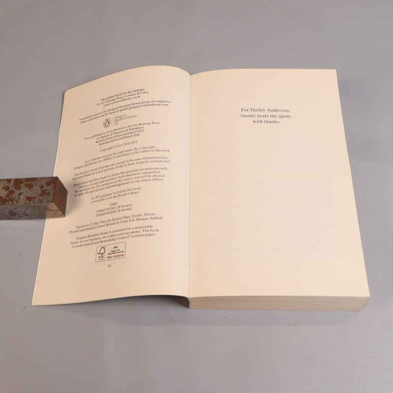 Copyrightsida i boken Make Me med publiceringsinformation