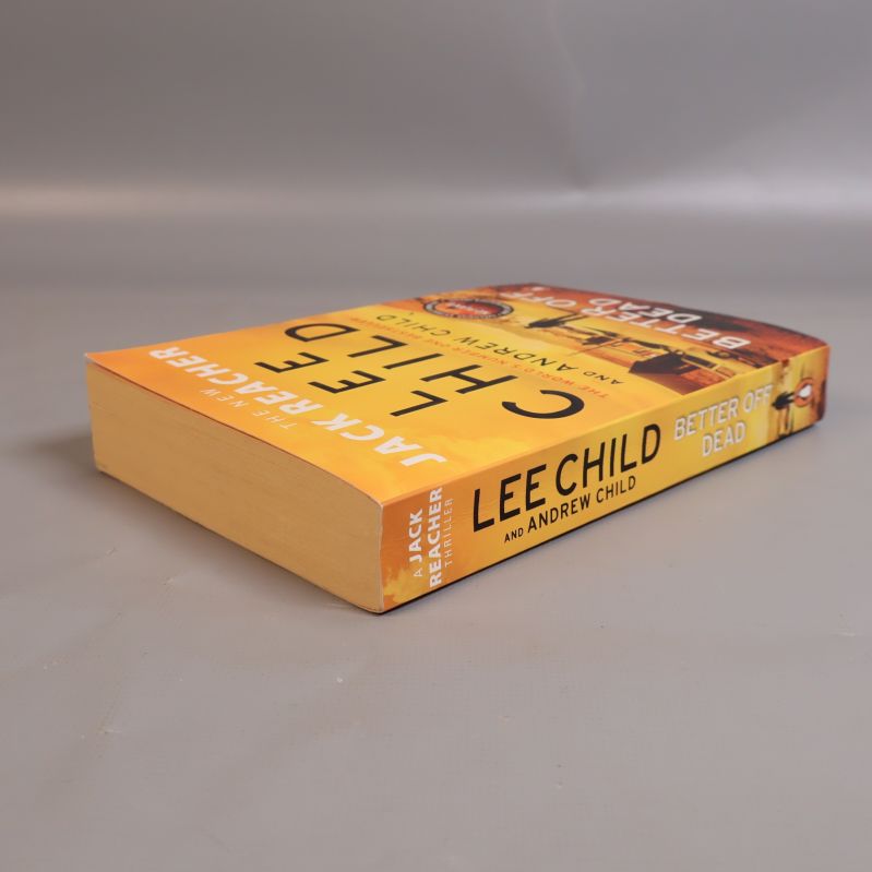Jack Reacher-bok liggande från sidan, visar tjockleken