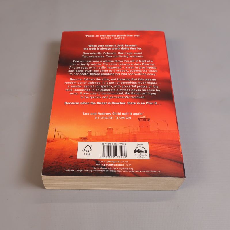 Baksida av pocketboken No Plan B med text och ISBN-nummer