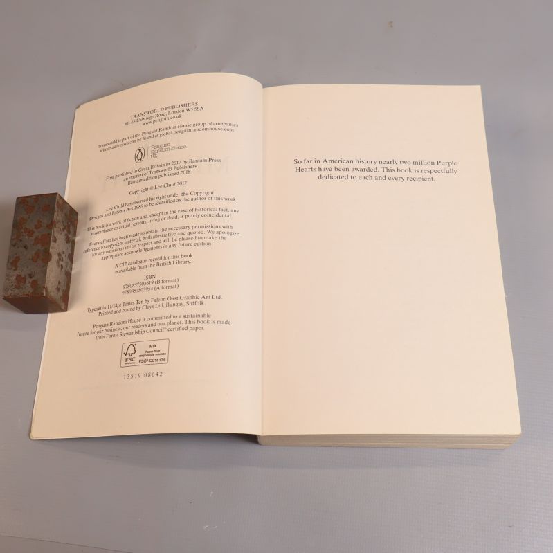 Uppslaget med copyrightinformation och dedikation, ISBN synligt på vänstersidan
