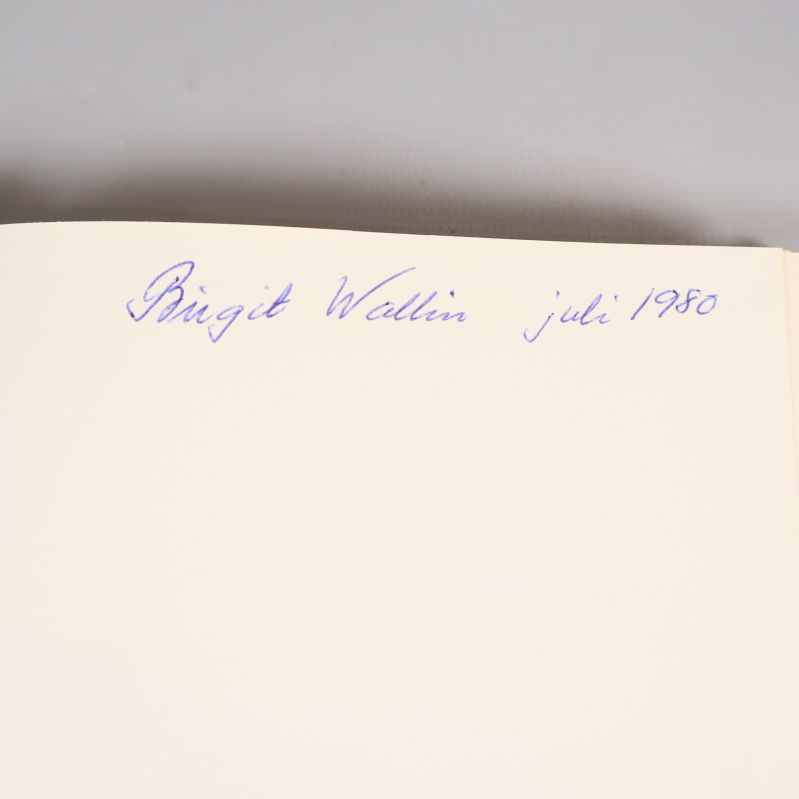 Handskriven signatur Birgit Wallin juli 1980 på försättsblad