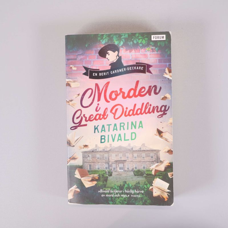 Framsida av boken Morden i Great Diddling av Katarina Bivald