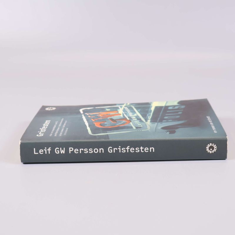 Bokrygg med titel och författarnamn