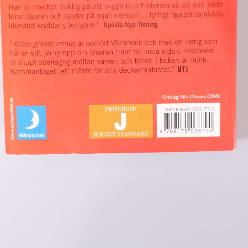 Närbild på bokens baksida med ISBN: 978-91-7503-670-0