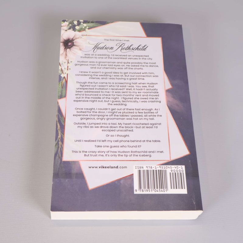 Baksidan av The Invitation med sammanfattning och ISBN-nummer