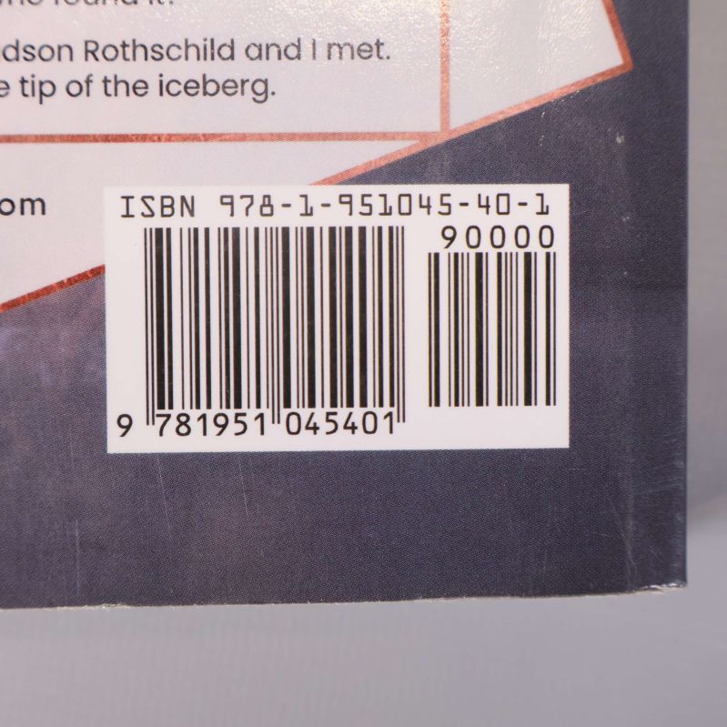 Närbild på baksida visar ISBN-nummer och streckkod