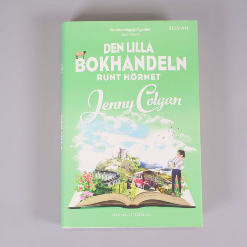 Framsida av boken Den lilla bokhandeln runt hörnet