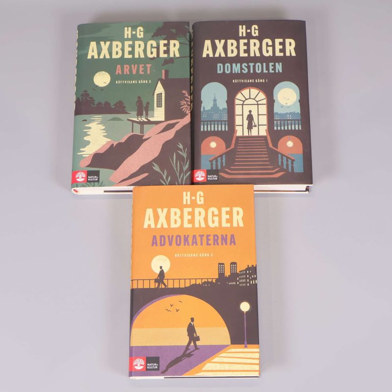 Tre böcker ur Rättvisans gång-serien av H-G Axberger, framsidor synliga