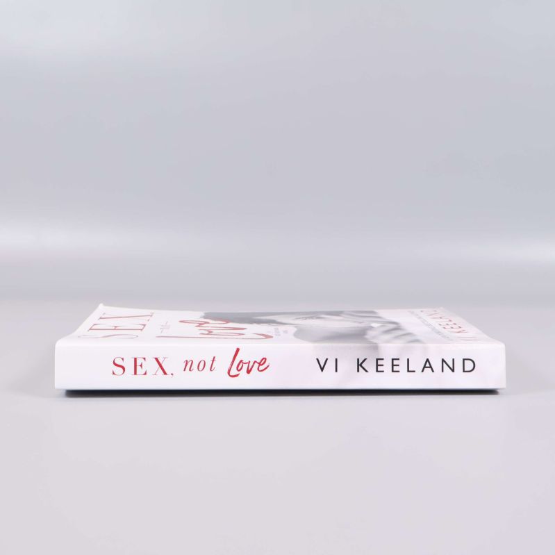 Rygg av Sex, not love visar titel och författarnamn på vit bakgrund
