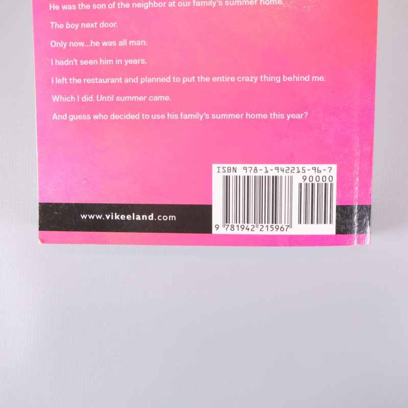 Närbild på baksidan av boken med ISBN-nummer