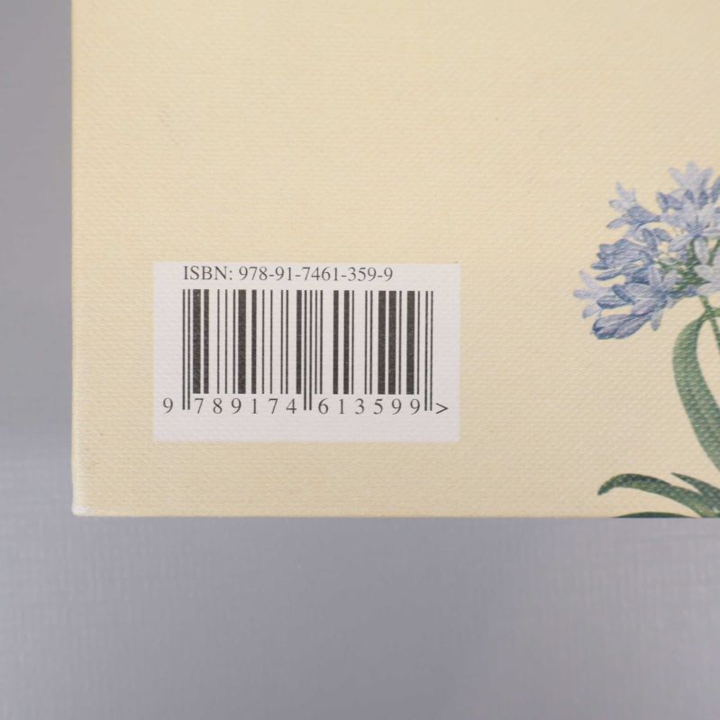 Närbild på baksidan med ISBN-nummer och streckkod på Latin för trädgårdsälskare