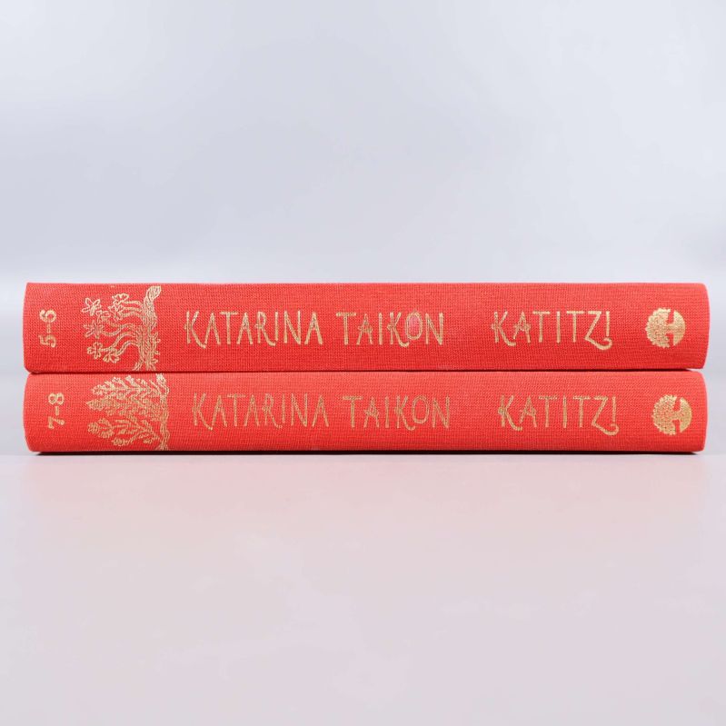 Bokryggar av Katitzi med gyllene tryck och volymnummer 5-6 och 7-8